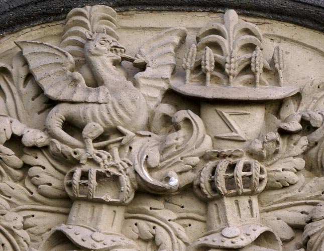 Heraldik: Photos von Wappen in architektonischem Zusammenhang